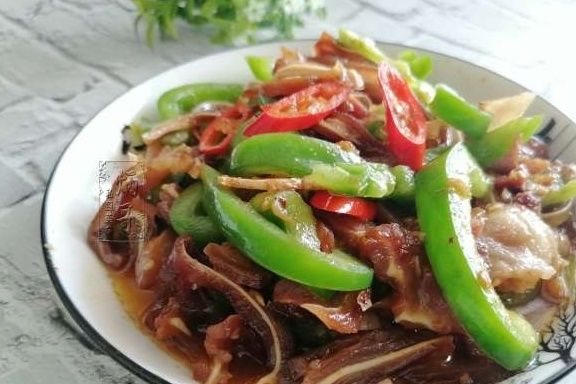 青椒籽|青椒和它是绝配,简单一炒就上桌,口感脆爽鲜嫩,好吃停不下筷子