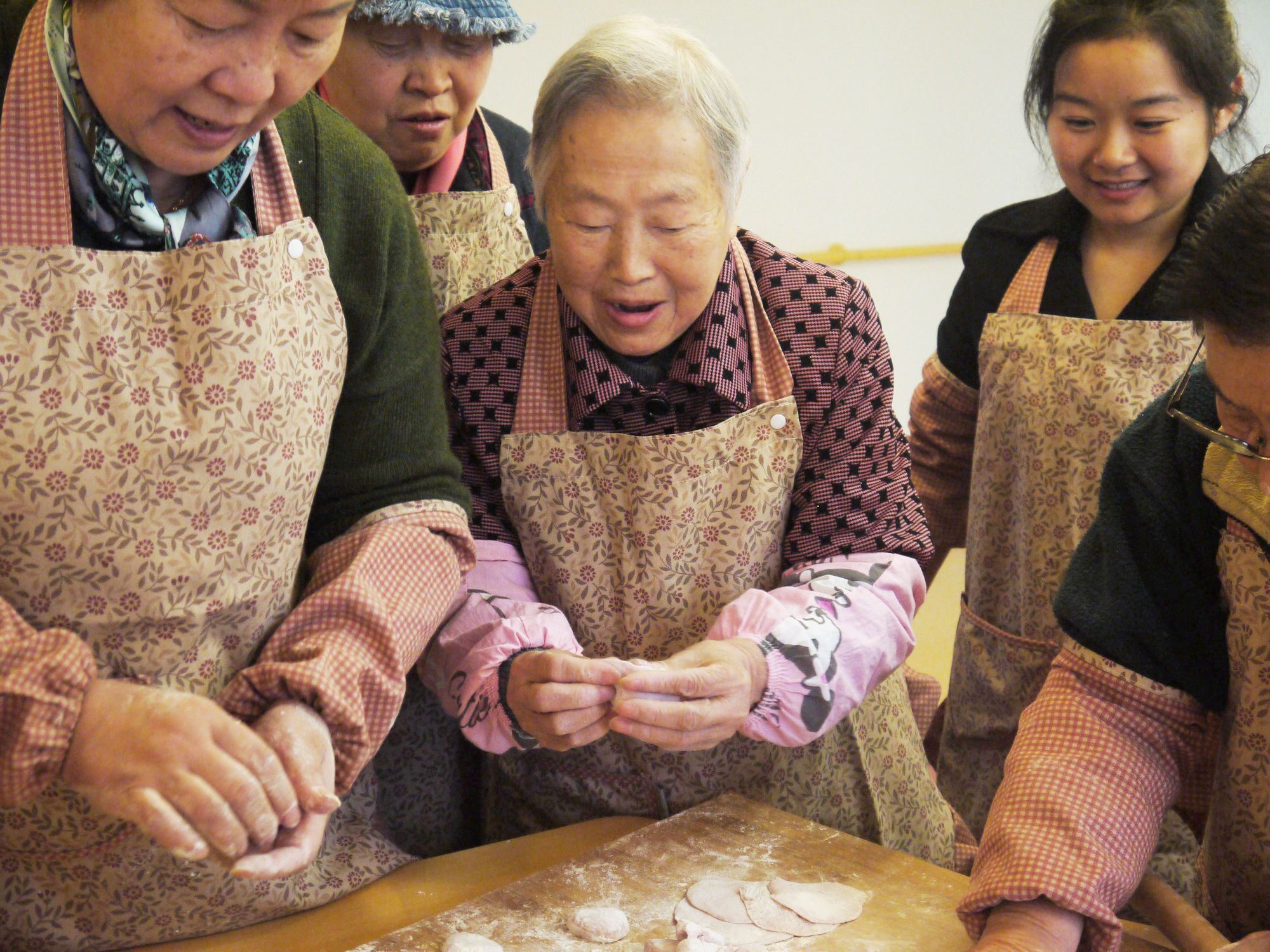 一线城市|“新型养老”正在蔓延,既不麻烦儿女也不用带娃,养老也可以很潮