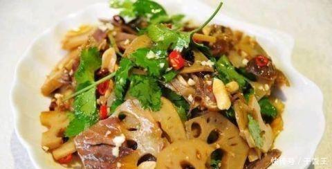 美食:凉拌苋菜,香菇蒸肉,油渣炒菜心,凉拌藕片
