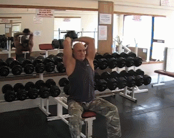 俯卧撑|男性胸部塑形，哪些动作适合入门级？坚持练，增强力量