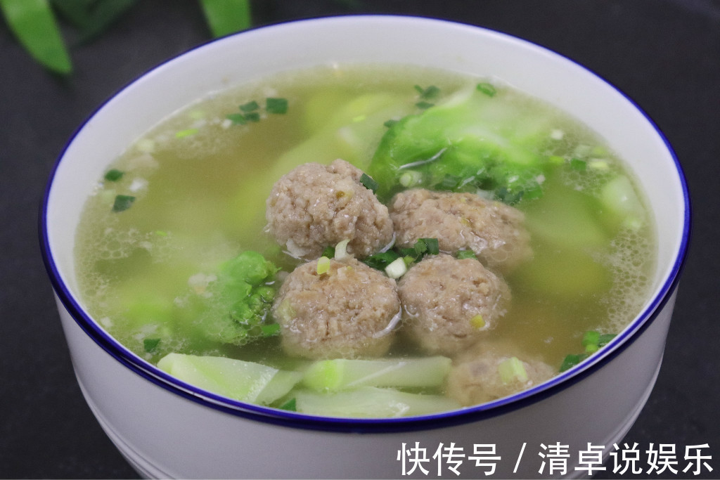 肉丸子下锅就散学会小窍门,肉丸子保准不松散,还很有弹性!