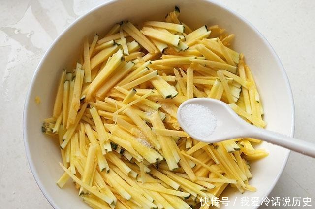 入秋,别忘了吃这馅的饺子,1元一斤,软糯鲜美,我家隔三差五做