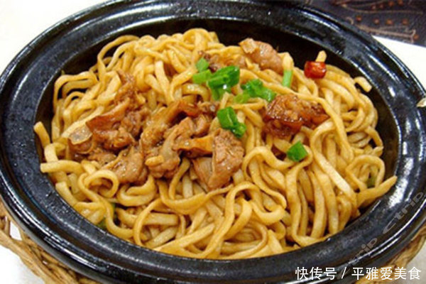  是用|饭店的铁锅焖面好吃，原来都是用的此技巧，以前真的是做错了