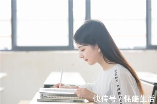 时尚 当代女大学生发型现状，时尚是个轮回？学生表示不是轮回只是懒