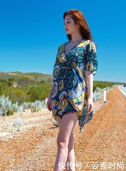 独特魅力的紧身裙小姐姐,身材特别好,气质真让人羡慕!