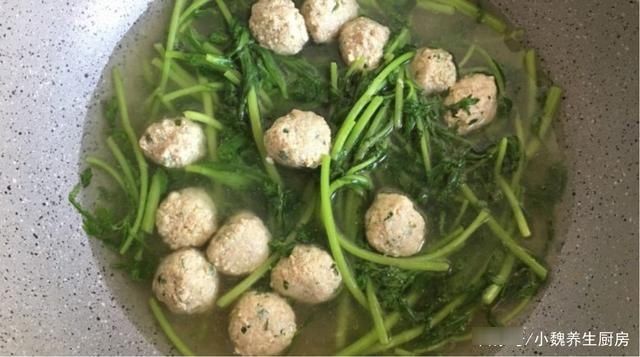  春节家宴，多给家人喝这汤，简单煮一煮，营养极高，待客有面子