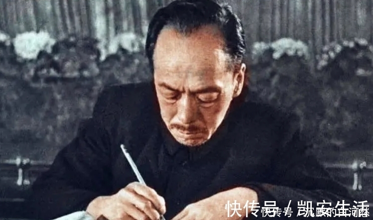 画作|康生:“郭沫若那字也叫书法,脚趾头写都能比他强”,底气何在?