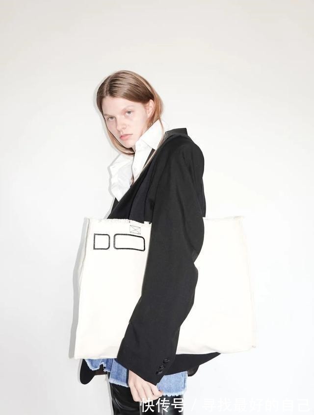 包包 终于“接地气”的新品包包，我越背越香！