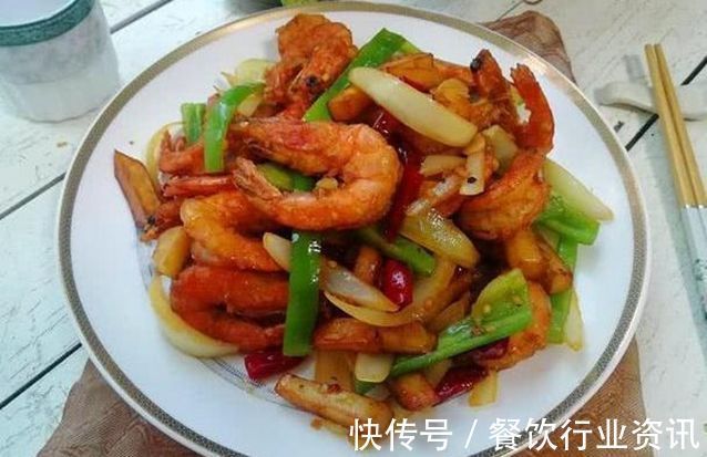 美食推荐:干煸大虾土豆条,香菜炒牛肉,干煸藕条,三杯鸡简单版