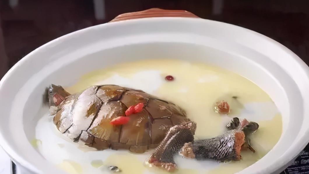 脾虚|5岁男童脾胃功能“衰退”,医生:3种习惯,是娃积食的“元凶”