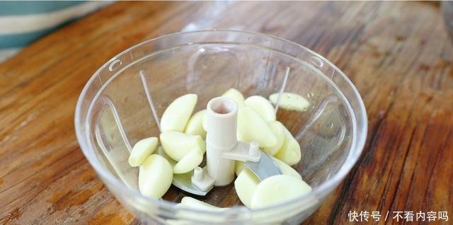 我家就爱这菜吃包菜,一次腌2瓶,吃饭来点特下饭,简单好吃