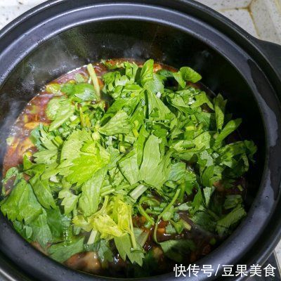红烧肥肠|红烧肥肠比卖的还好吃，简单易做味道棒