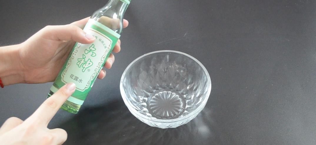 花露水倒进洗衣液里太实用了, 可惜很多人还不知道, 学会受用一生