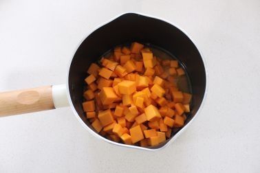 还在排队买豆浆？自己在家做一份南瓜小米糊，细腻还好喝