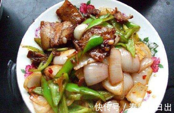 洋葱|儿子天天吵着吃洋葱,教你一方法,好吃又好看,连汤汁都不剩