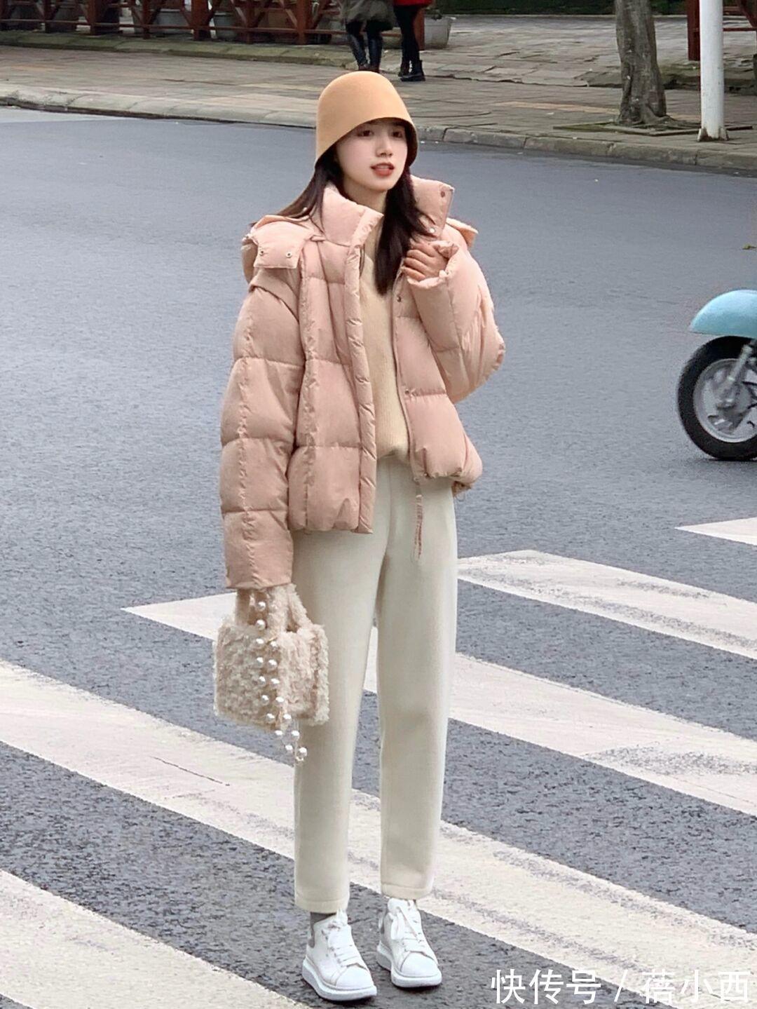 洋气|女人无论年纪多大,穿“羽绒服”都能时髦洋气,跟博主照穿就行