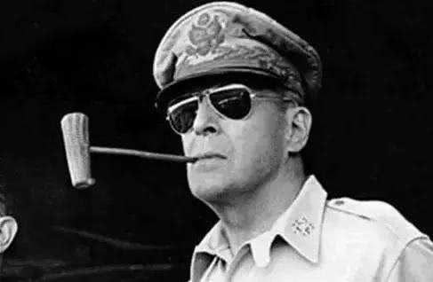 法西斯|世界上最厉害的元帅，美国麦克阿斯只能排第四，第一名是中国人！