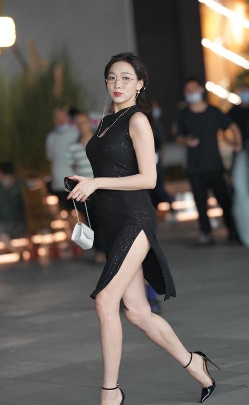 小姐姐 对有颜值、有气质的女人来说,不仅穿得很漂亮,而且特别会搭配