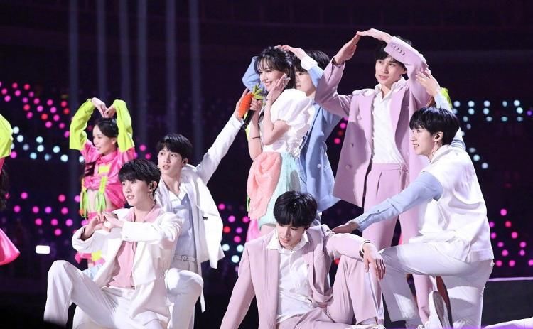  晚会|F4抠图假同框，五个岳云鹏傻傻分不清，江苏卫视晚会真的会玩