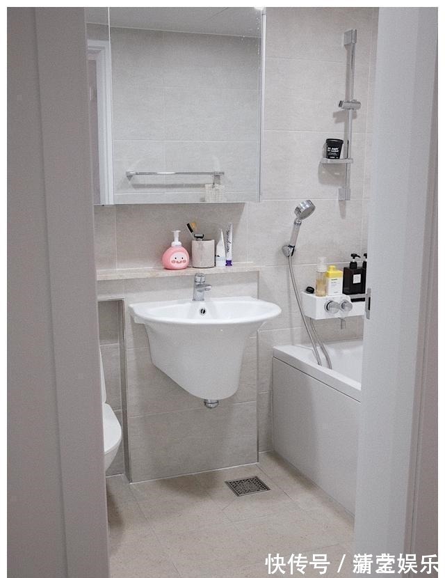 白色系|她家玄关太好看了,一进门就被美到,喜欢这样务实不花哨的装修!