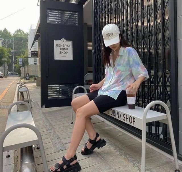 今夏最受欢迎的5条裤子长这样,显瘦又显气质