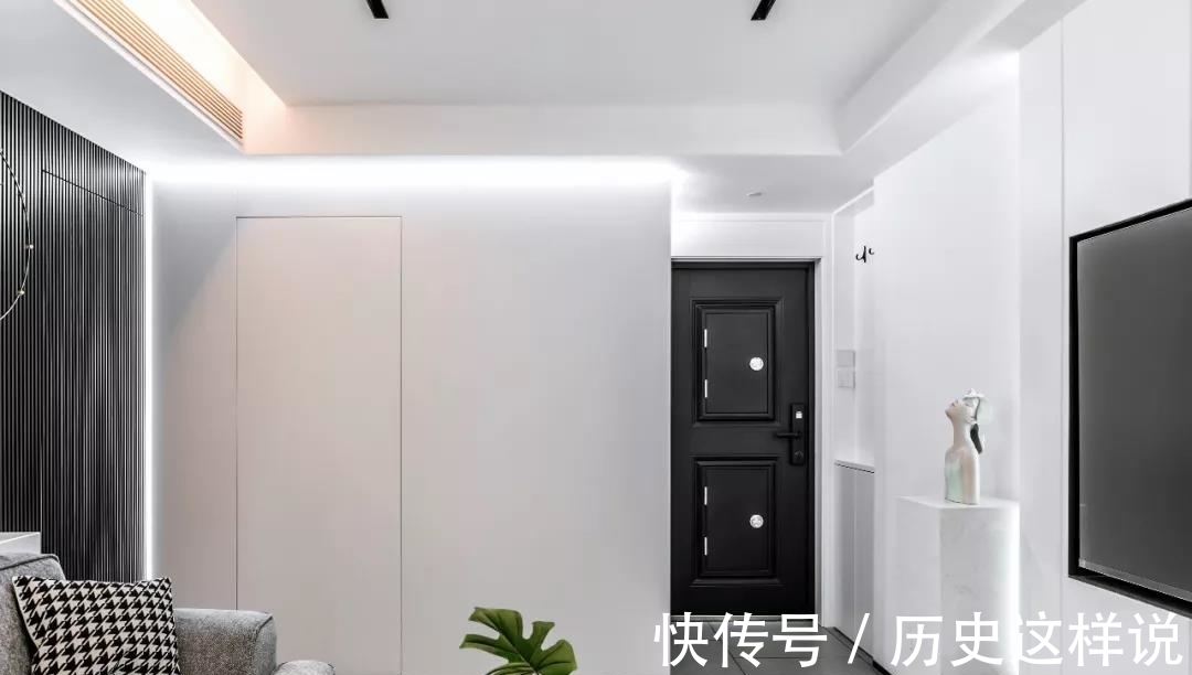 黑白灰|77平两居室户型，现代简约风，时尚又实用（附平面图）