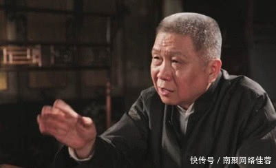 撒手|马未都:逛古玩摊被人盯上,这个碗拿起来后,我就没敢撒手