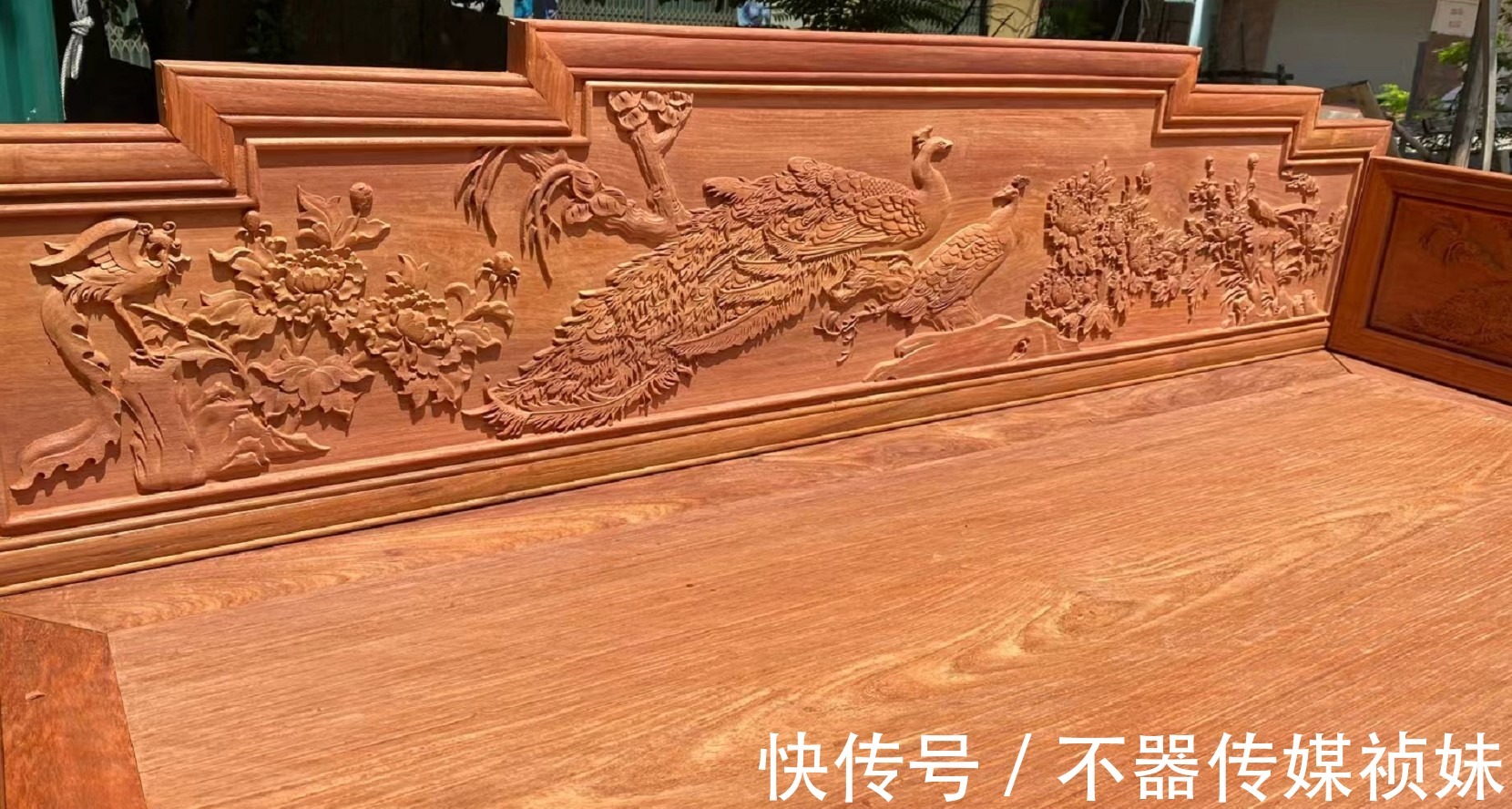 缅甸花梨|厂家大果紫檀家具出厂价是多少？今天它来了