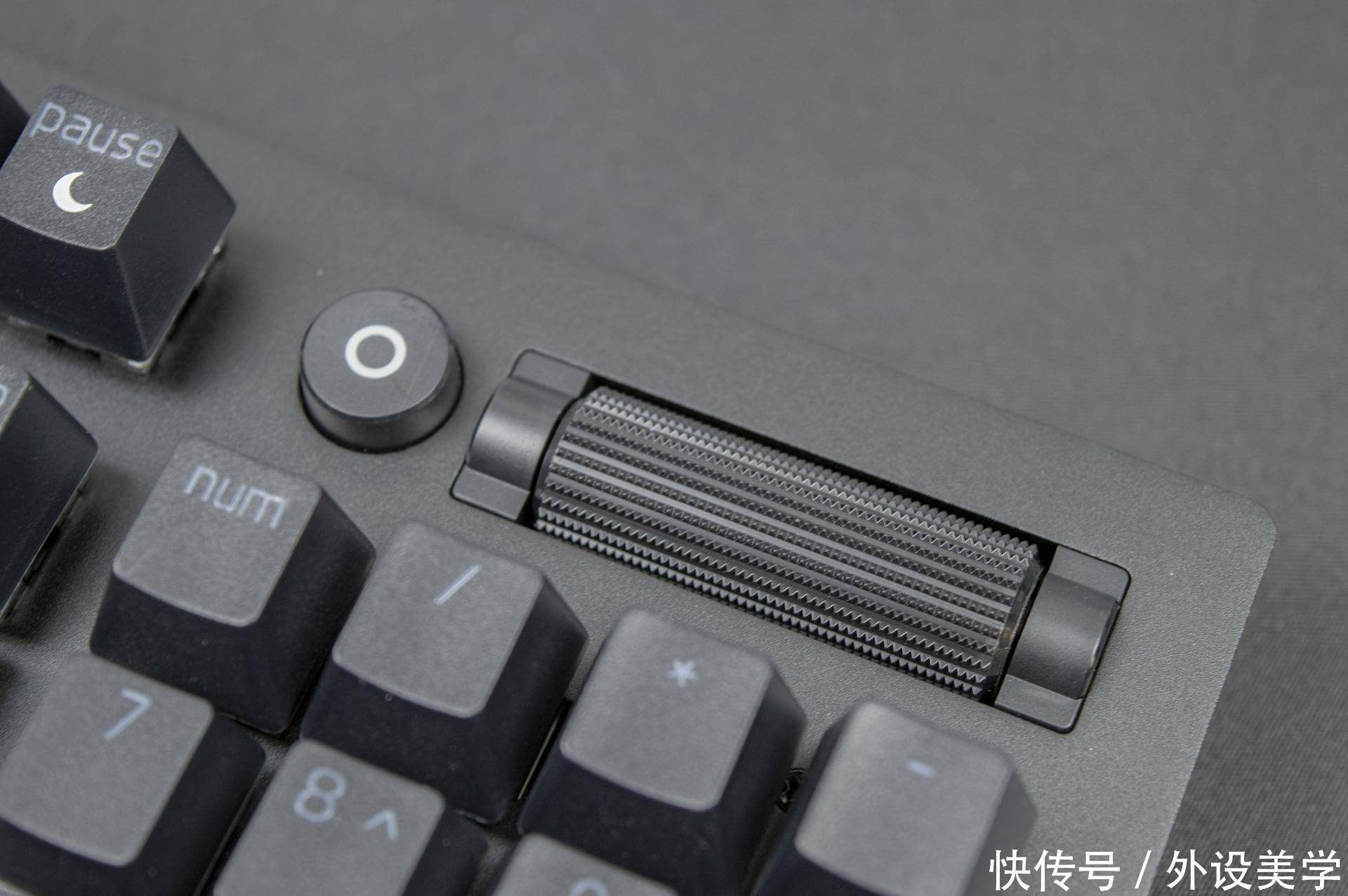 雷蛇|以灯之名,传奇再续:雷蛇黑寡妇 V3 绿轴版开箱