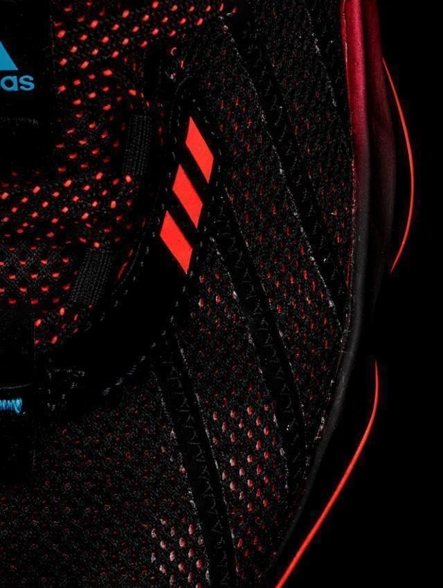 kobe 鸳鸯撞色+裸眼3D!上脚这双鞋,谁都忍不住多看两眼