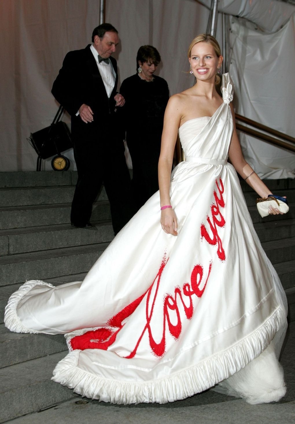 met|经典回顾: 捷克超模大KK卡罗莱娜·科库娃Met Gala的10大造型集锦