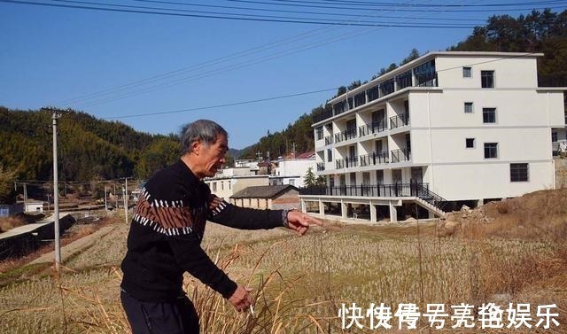 原材料$68岁大爷做1门手艺10年,村民年年免费送原材料,看他咋处理