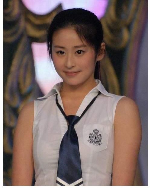 尚雯婕|當(dāng)眾質(zhì)疑尚雯婕，二婚嫁給自己的粉絲，耿直的李谷一現(xiàn)在怎樣了？