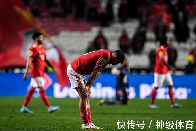 苦主|1-2!丢掉赛季首冠后,巴萨苦主再次翻车,被榜首狂甩12分