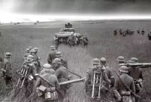 柏林|二战柏林战役德军的神话被打破?苏军伤亡为何如此惨重!