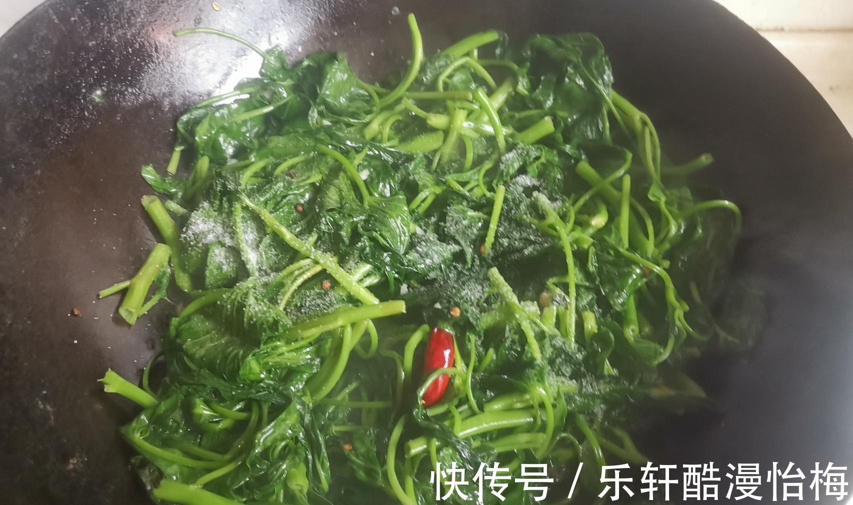 花生油|夏天此菜正当时,钙含量比牛奶高,现在正鲜嫩,错过就真是可惜了