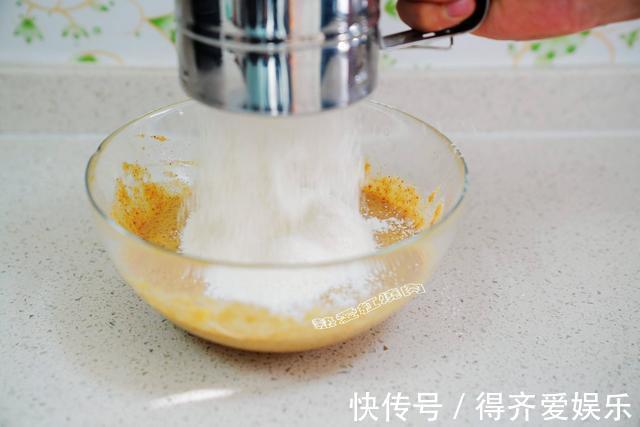 灰枣|六个鸡蛋外加二两红枣，网红枣糕教你在家做起来，制作简单零失败