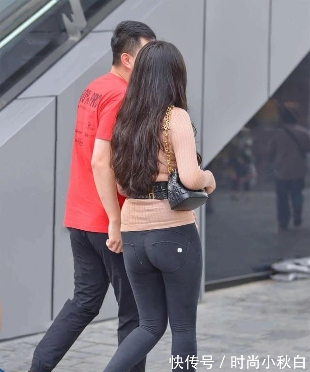 针织衫|突然火了一款“无痕裤”,时髦遮肉两不误,你还被蒙在鼓里吗?