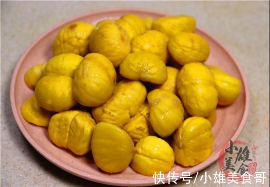 去壳|板栗去壳原来这么简单,教你一招,几分钟剥一大盘,又快又完整