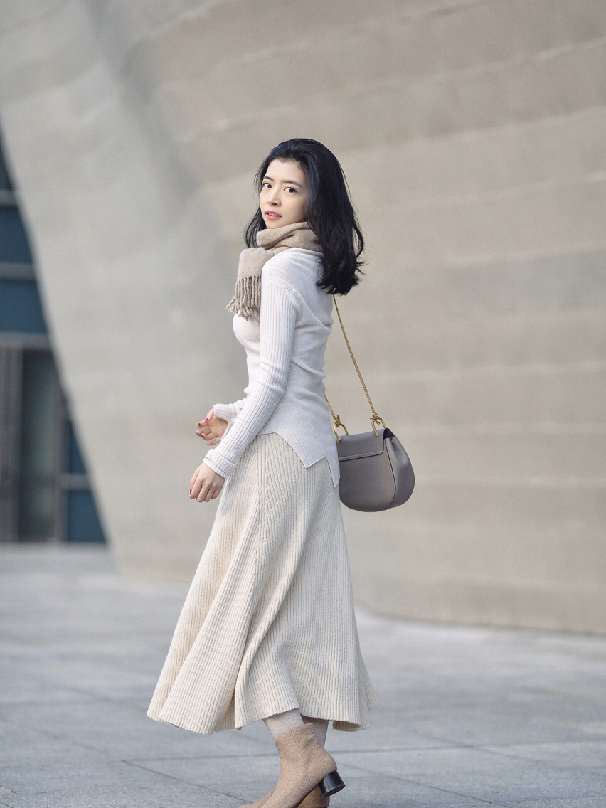 搭配 今年秋冬“短靴+半裙”为何这么火看了三木的穿搭，你就懂了