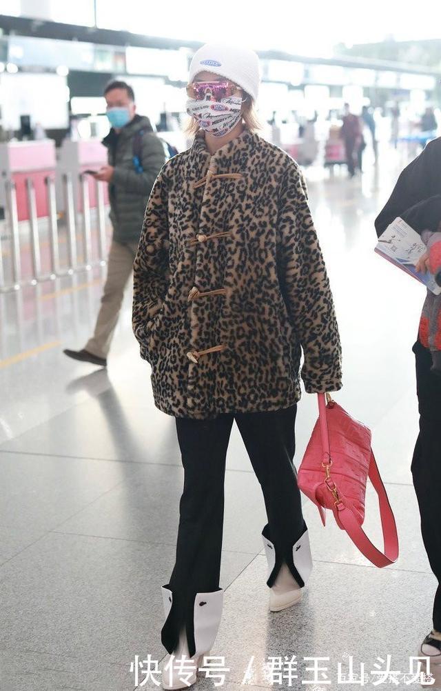 运动鞋早过气了，今年这“5双鞋”正当红，百搭时髦怎么穿都有范