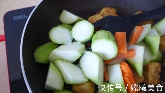 好吃|豆腐加这菜清香无比,再来点肉,好吃到上桌秒光!只长劲不长胖