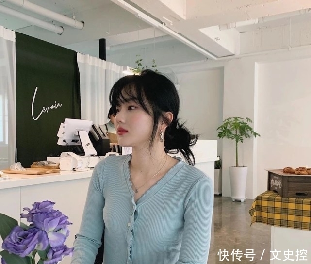 在家就别穿睡衣了,“奶奶衫”就算宅一周都很精致,还巨显瘦