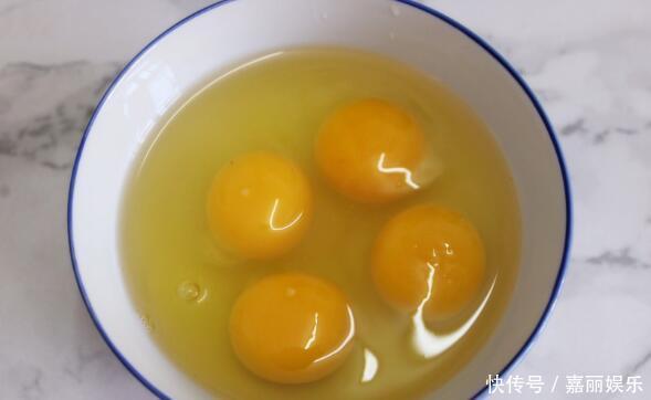  青椒炒荷包蛋家常做法，焦香美味简单快捷，营养开胃又下饭