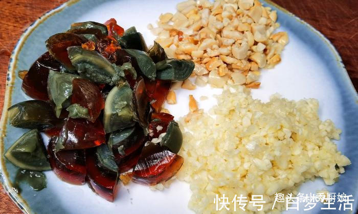 正当季|秋天,遇到此菜我从不手软,隔三差五吃,明目防近视,孩子要多吃