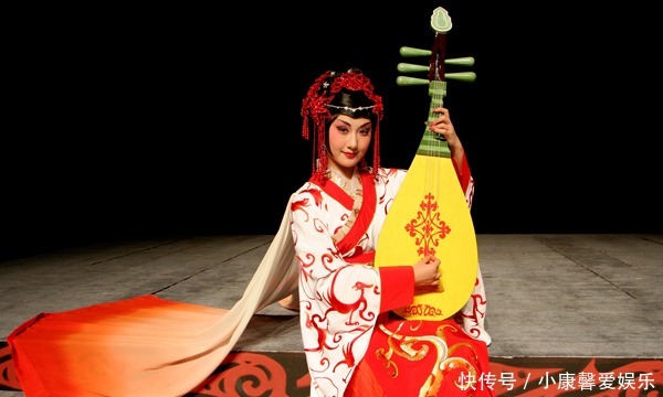 呼韩邪单于|匈奴单于死后,王昭君要求回国,汉成帝回复3字,导致王昭君死亡