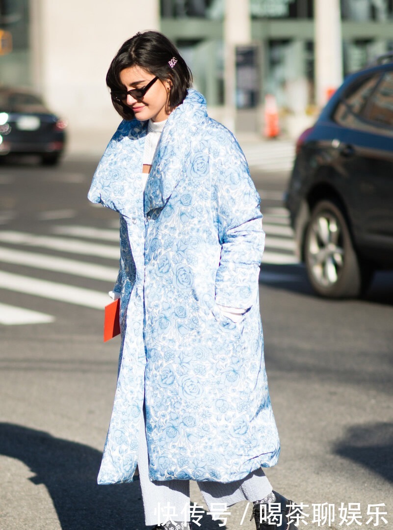 晴空|还在穿黑白灰?婴儿蓝色太好看了,配白色清新的像冬日的晴空