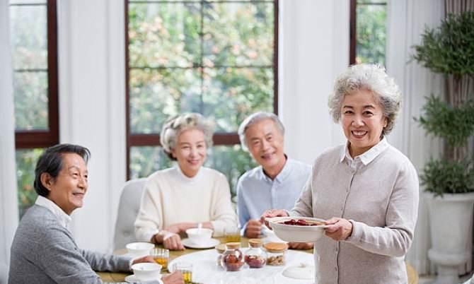  三酯指标|他106岁了，甘油三酯却一直保持在1.7以下！3个习惯不妨学学！