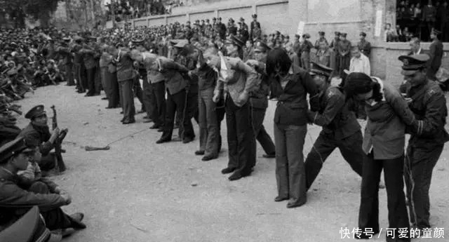 老照片|80年代严打期间老照片流出,从公开审判,游街,再到枪决