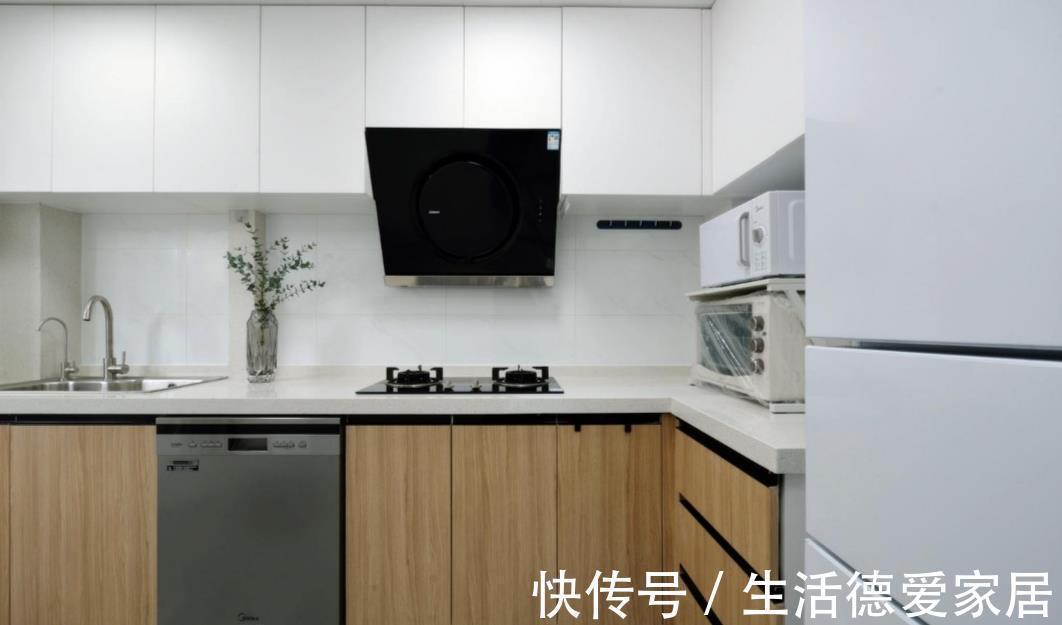 客厅|70㎡北欧两室,客厅不设收纳柜,随孩子任性玩耍!